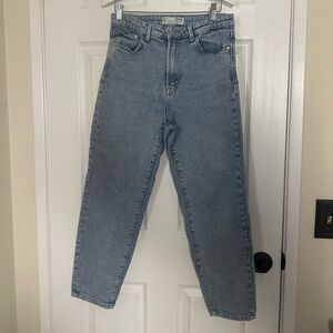 Light wash mom jeans